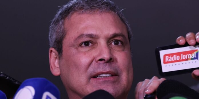 lider-do-pt-considera-escandalosa-decisao-de-votar-pl-da-dosimetria lider-do-pt-considera-escandalosa-decisao-de-votar-pl-da-dosimetria