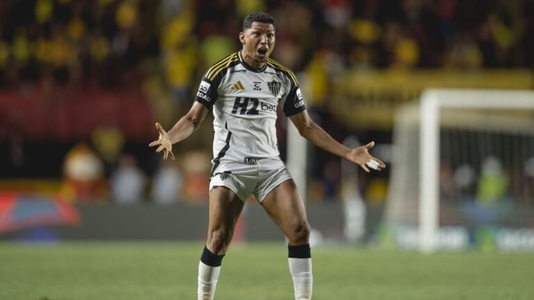 santos-se-acerta-com-rony-e-agora-negocia-a-liberacao-do-atacante-com-o-atletico-mg