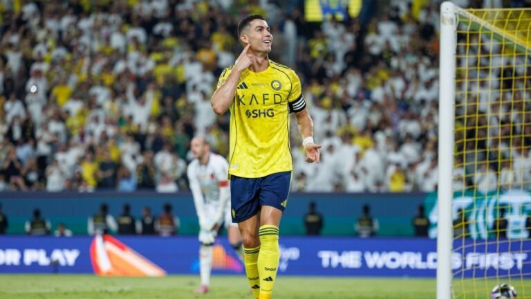 cristiano-ronaldo-promete-nao-se-aposentar-antes-de-milesimo-gol: