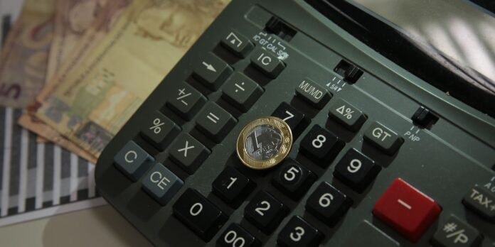 estoque-da-divida-publica-federal-chega-a-r$-8,48-trilhoes-em-novembro estoque-da-divida-publica-federal-chega-a-r$-8,48-trilhoes-em-novembro