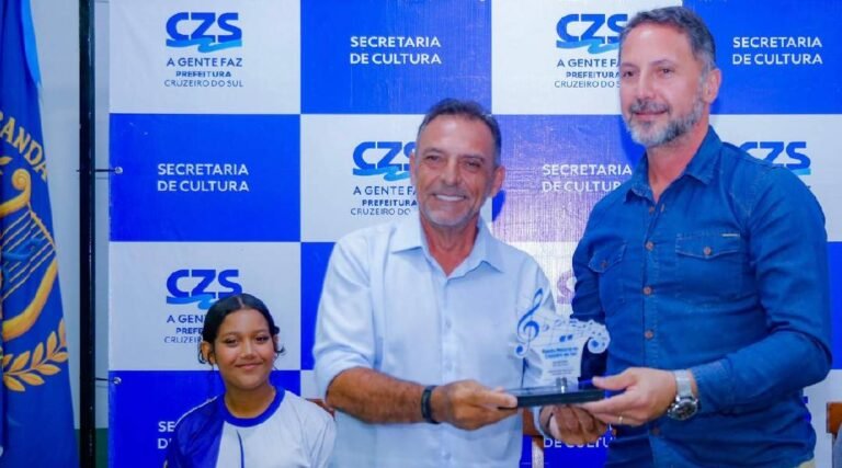 Zezinho Barbary garante investimento para formação musical em Cruzeiro do Sul
