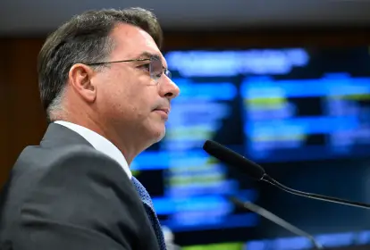 Flávio Bolsonaro vai receber presidentes de PL, União Brasil e PP em Brasília