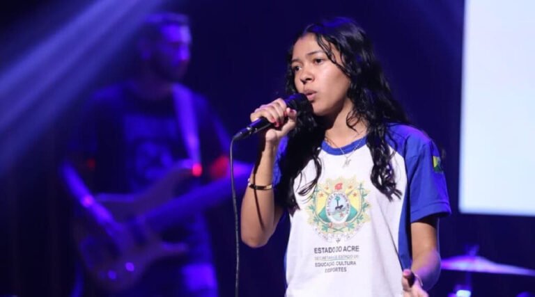 Primeiro Festival Estudantil “Vozes em Rede” reúne talentos musicais do Juruá e valoriza a arte nas escolas