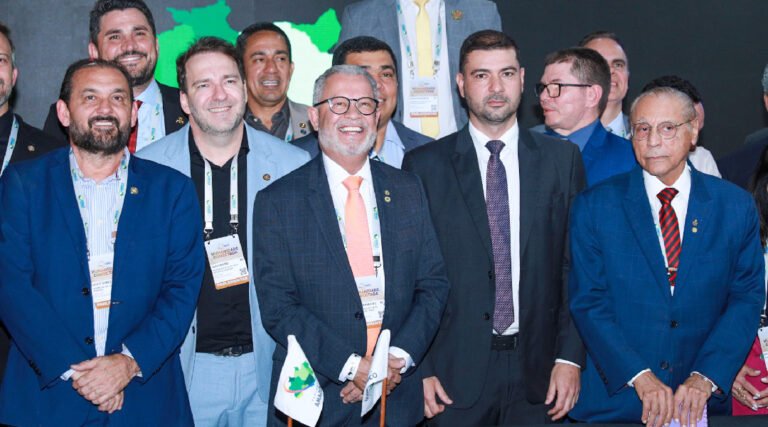 ALEAC mostra força na UNALE e Afonso Fernandes assume o Parlamento Amazônico