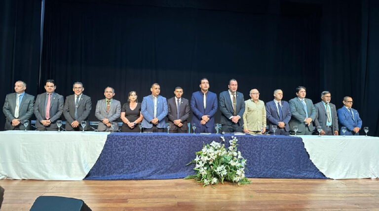 Gestões em contraste: críticas marcam Câmara de Rio Branco, enquanto Cruzeiro do Sul se destaca por diálogo e transparência