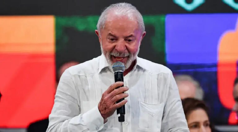 Lula não deveria concorrer à reeleição em 2026, avalia The Economist