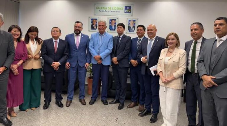 Petecão reúne parlamentares do Brasil e do Peru para avançar em integração econômica e rotas logísticas pelo Acre