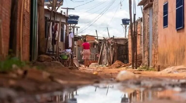 Quase 15% dos acreanos vivem em ruas sem acesso a carros, ônibus e caminhões