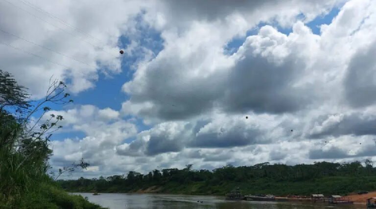 Sábado será marcado por calor intenso e chance de chuvas rápidas em Cruzeiro do Sul