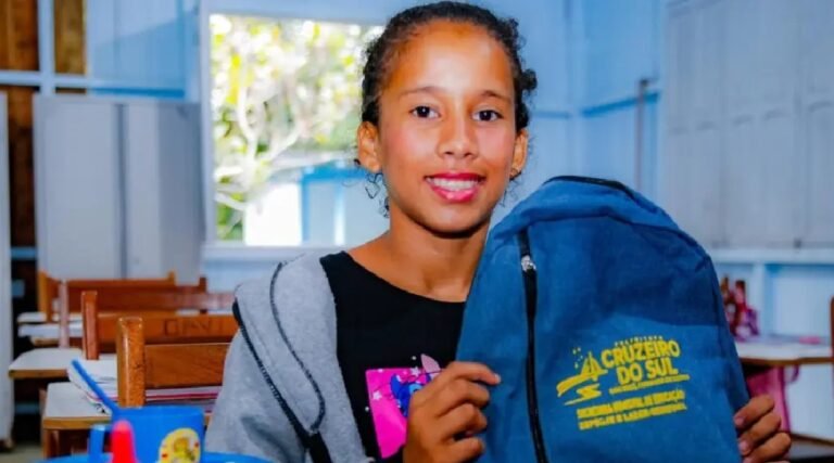 Cruzeiro do Sul encerra ano letivo da rede municipal e abre período de matrículas para 2026; veja datas