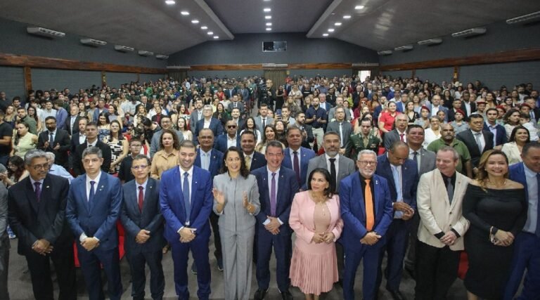 Nicolau Júnior destaca papel da Aleac na democracia durante última sessão solene do ano