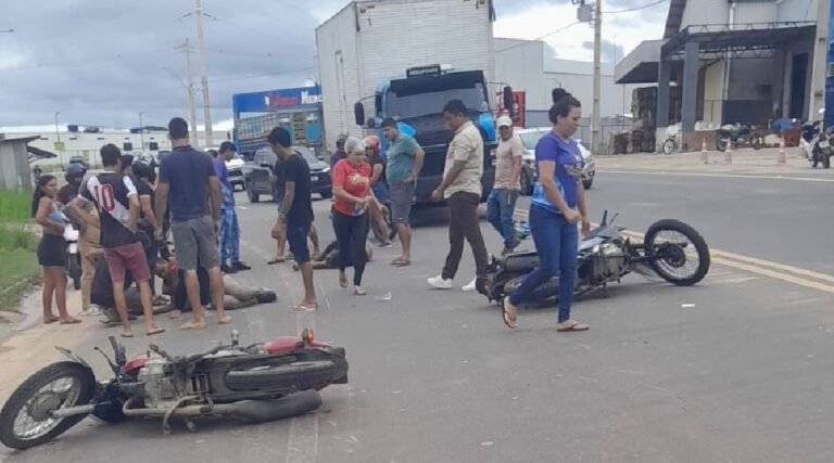 Acidente entre duas motocicletas é registrado no bairro Miritizal, em Cruzeiro do Sul