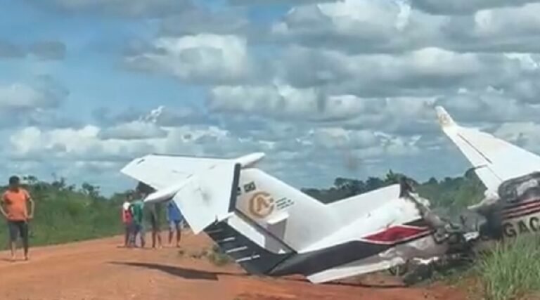 VÍDEO: Avião com políticos cai em divisa de Rondônia com Acre