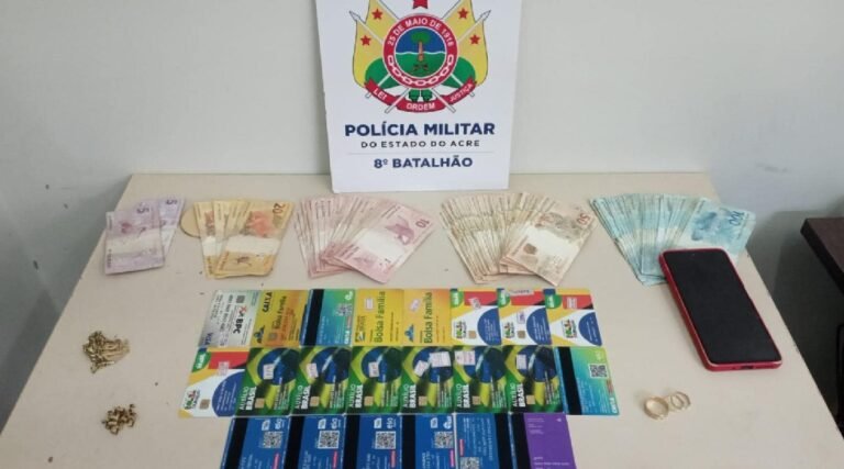 Homem é preso dentro de banco com mais de 20 cartões e suspeita de agiotagem no Acre