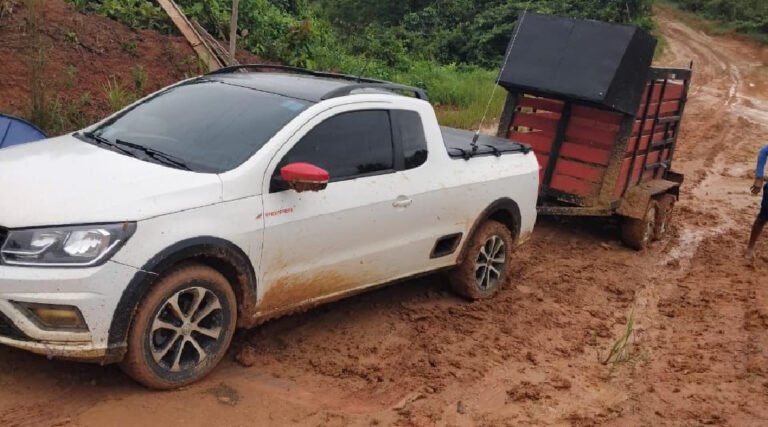 Moradores relatam dificuldades em ramais de Cruzeiro do Sul e cobram melhorias durante o inverno amazônico