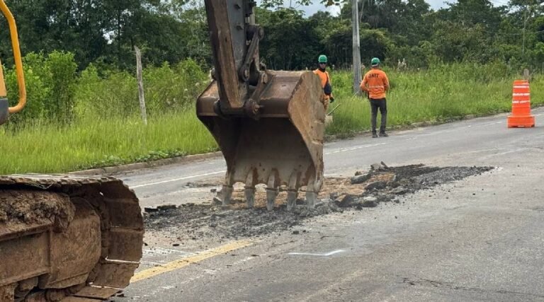 DNIT inicia reparos na estrada variante entre Cruzeiro do Sul e Rodrigues Alves após danos causados pelas chuvas