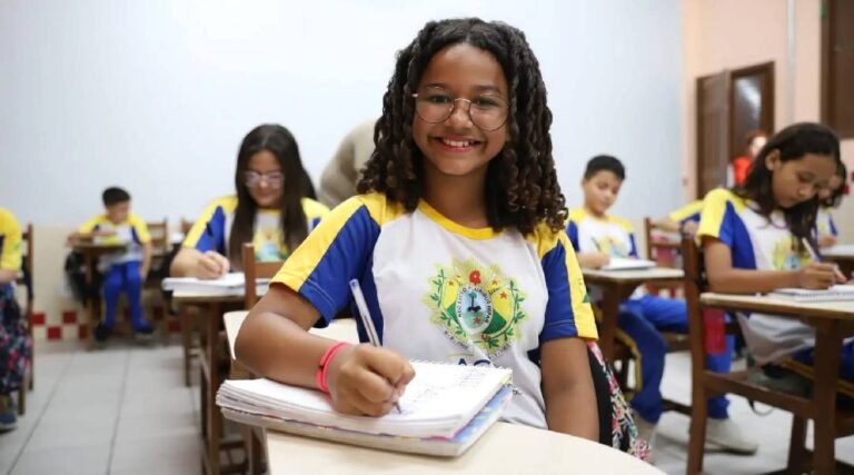 Governo do Acre quer levar 100 alunos da rede pública para estudar no exterior