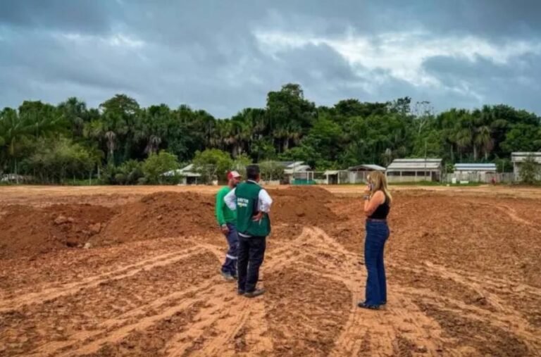 Deracre vistoria terraplanagem para novo campus do Ifac em Feijó
