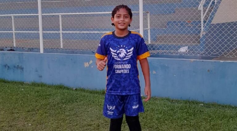 Atleta de Sena, aos 11 anos, é selecionado para fazer teste no Atlético Paranaense e no Vitória