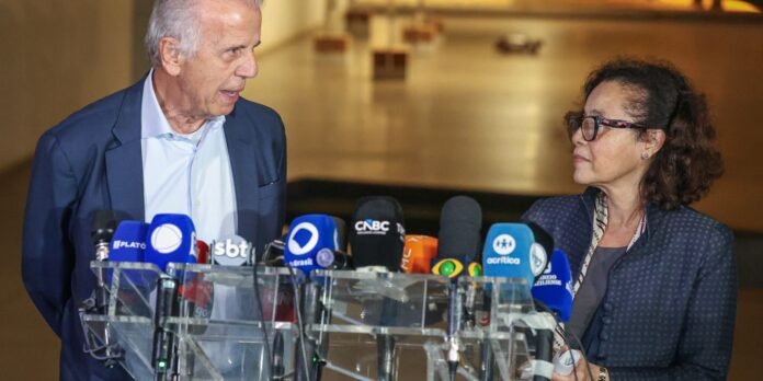 cem-turistas-brasileiros-deixaram-a-venezuela-apos-ataque-dos-eua cem-turistas-brasileiros-deixaram-a-venezuela-apos-ataque-dos-eua