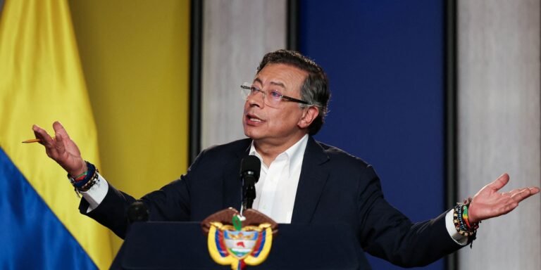 apos-fala-de-trump,-petro-diz-que-pegara-em-armas-se-necessario