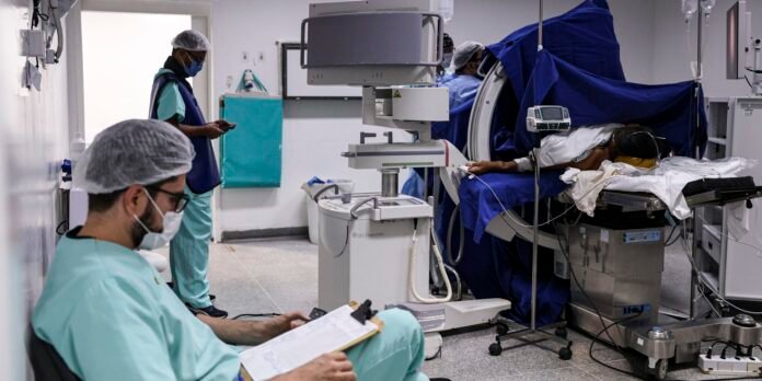 ebserh-abre-inscricoes-para-medicos-com-salarios-de-ate-r$-19,1-mil