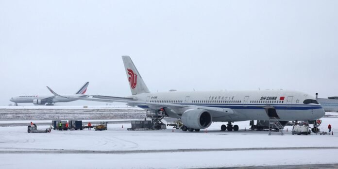 tempestade-goretti:-nevascas-cancelam-centenas-de-voos-na-europa