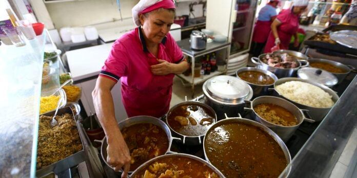 cresce-contratacao-de-pessoas-50+-no-comercio-e-nos-servicos-em-sp