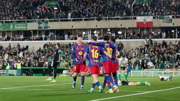 barcelona-toma-sustos,-mas-vence-o-racing-santander-e-avanca-na-copa-do-rei
