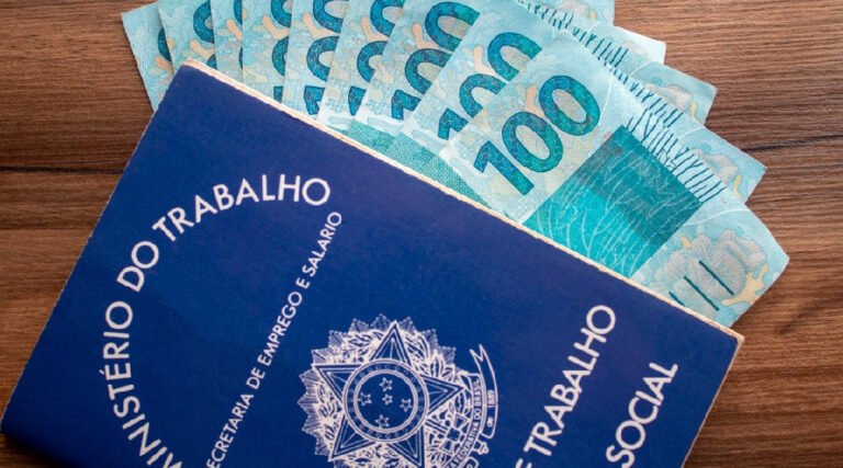 Salário mínimo passa a ser de R$ 1.621 a partir desta quinta-feira