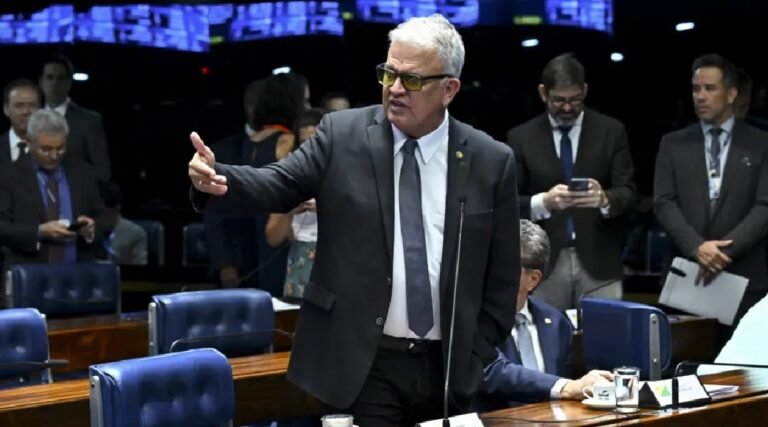 Petecão articula e viabiliza R$ 14,3 milhões para estradas vicinais de Brasiléia