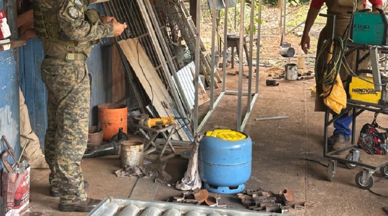 Mulher é presa com cocaína escondida em botija de gás durante abordagem do Gefron no Acre