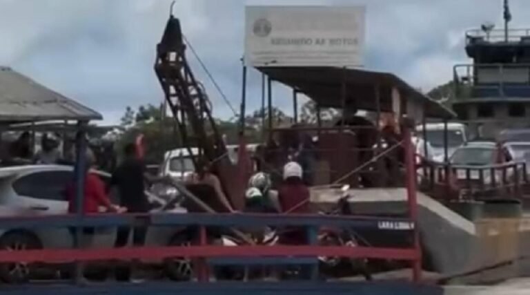 Colisão entre balsas é registrada na travessia entre Cruzeiro do Sul e Rodrigues Alves