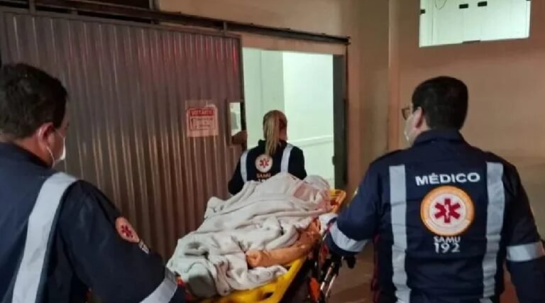 Criança com paralisia cerebral é abandonada pela mãe e fica em estado grave no PS de Rio Branco