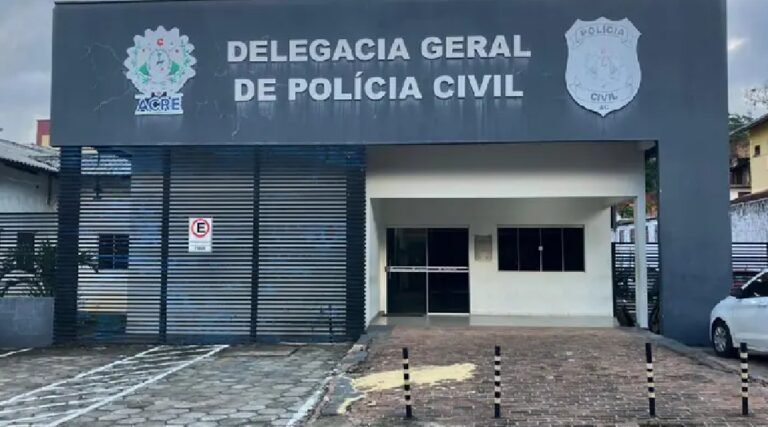Homem se entrega em delegacia de Cruzeiro do Sul por roubo e ameaças de facção