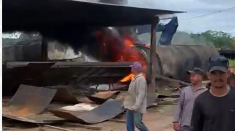 Incêndio é registrado em Rodrigues Alves, na manhã desta segunda-feira