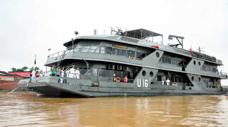 Marinha do Brasil inicia 26ª Operação Acre com atendimentos médicos no Amazonas e no Acre