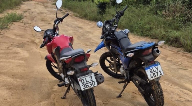 Polícia Militar recupera duas motos roubadas escondidas em área de mata no Conjunto Buriti