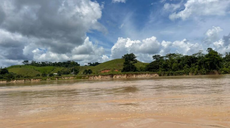 Rio Juruá segue em elevação e atinge 13,46 metros em Cruzeiro do Sul nesta terça-feira