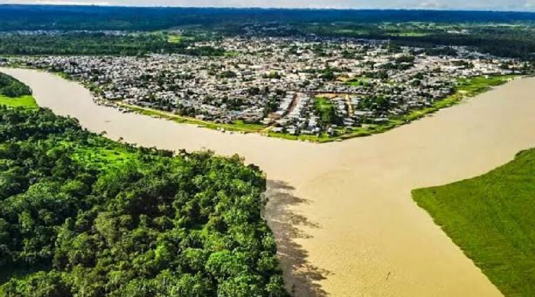 Rio Tarauacá registra queda e fica abaixo da cota de alerta