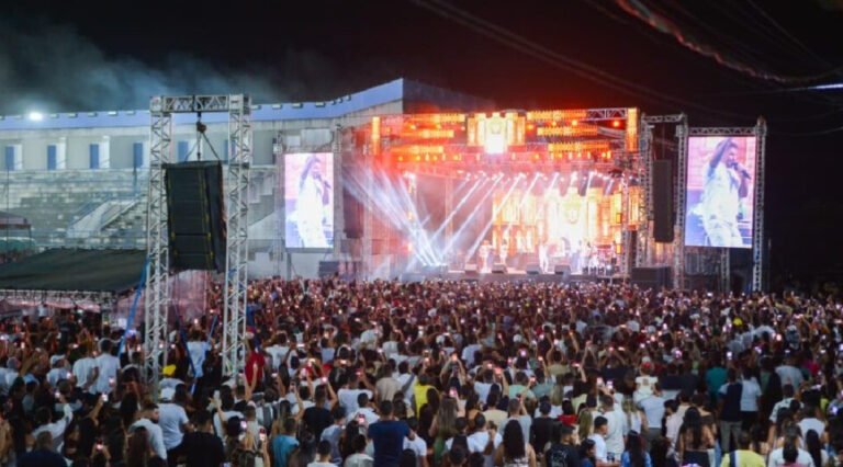 Réveillon reúne multidão em Cruzeiro do Sul e celebra chegada de 2026 no Vale do Juruá