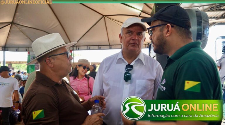 Petecão investe na cafeicultura e garante máquinas para produtores de Mâncio Lima