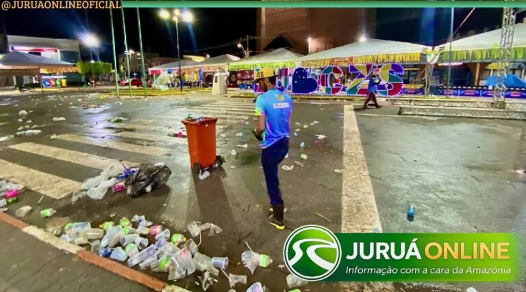 Após primeira noite de carnaval, Praça Orleir Cameli tem 12 toneladas de lixo recolhidas em Cruzeiro do Sul