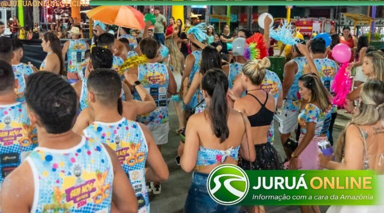 Blocos animam terceira noite de Carnaval e reforçam tradição cultural em Cruzeiro do Sul