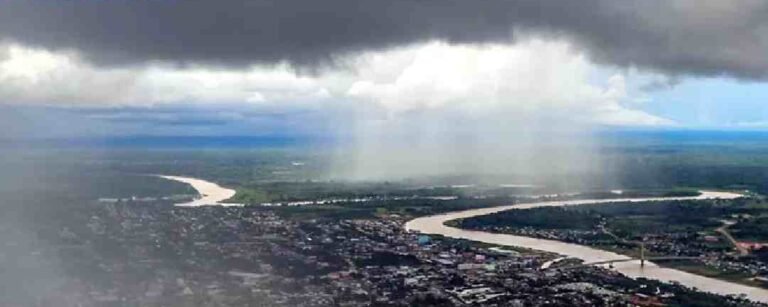 Chuva pode cair a qualquer momento nesta quinta-feira no Acre; risco de temporais segue elevado