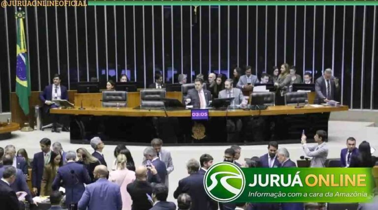 Congresso trava projetos que atendem decisão de Dino sobre supersalários