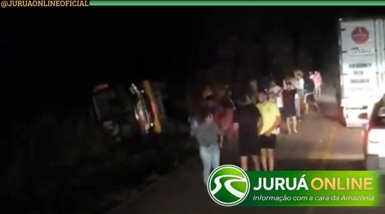 Ônibus tomba na BR-364 entre Sena Madureira e Rio Branco e mobiliza equipes de resgate