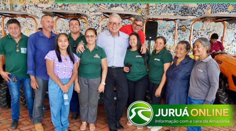 Petecão entrega tratores a associações e cooperativas e reforça apoio à agricultura familiar no Acre