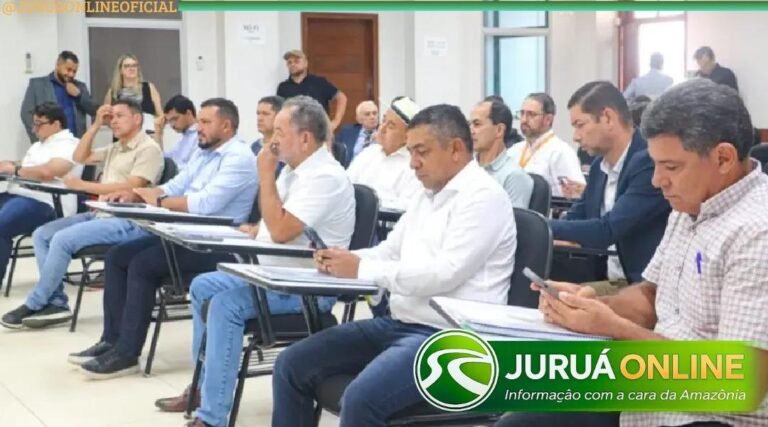 Prefeitos dos 22 municípios do Acre discutem solução para resíduos sólidos