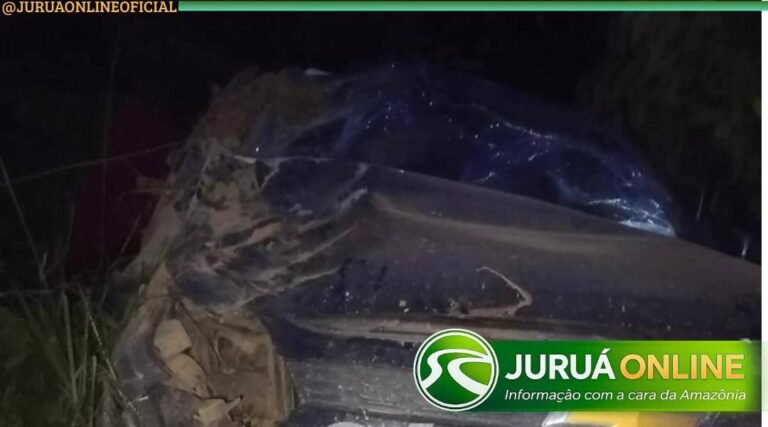 Caminhonete capota na BR-364 próximo à comunidade do Liberdade; ocupantes passam bem